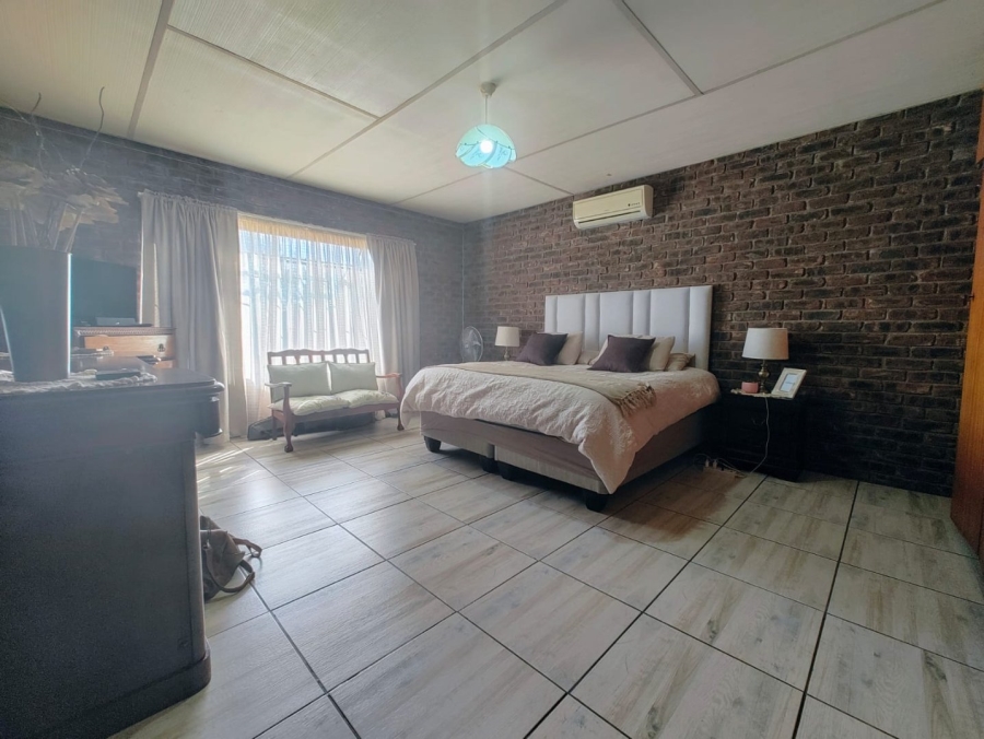 5 Bedroom Property for Sale in Glencoe KwaZulu-Natal