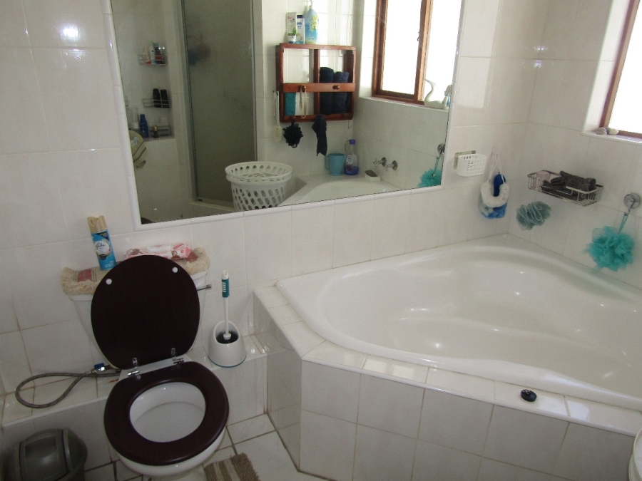 3 Bedroom Property for Sale in Pumula KwaZulu-Natal