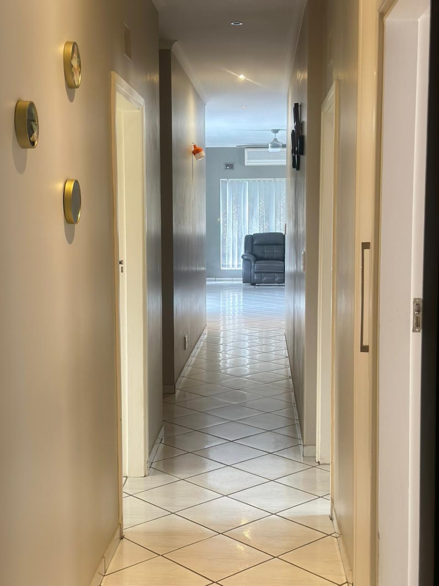 4 Bedroom Property for Sale in Margate KwaZulu-Natal