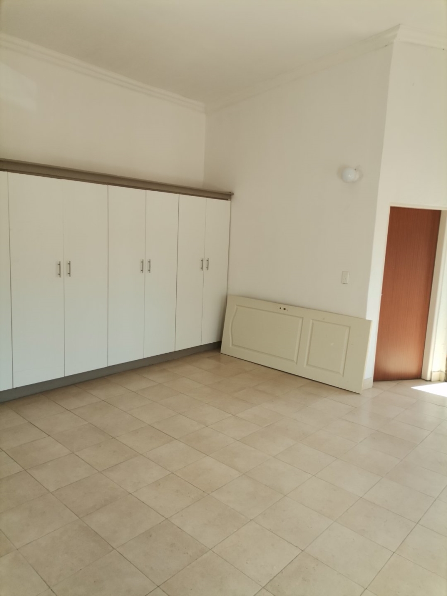 12 Bedroom Property for Sale in Aviary Hill KwaZulu-Natal