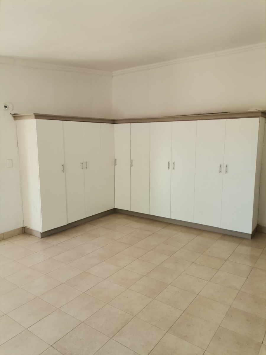 12 Bedroom Property for Sale in Aviary Hill KwaZulu-Natal