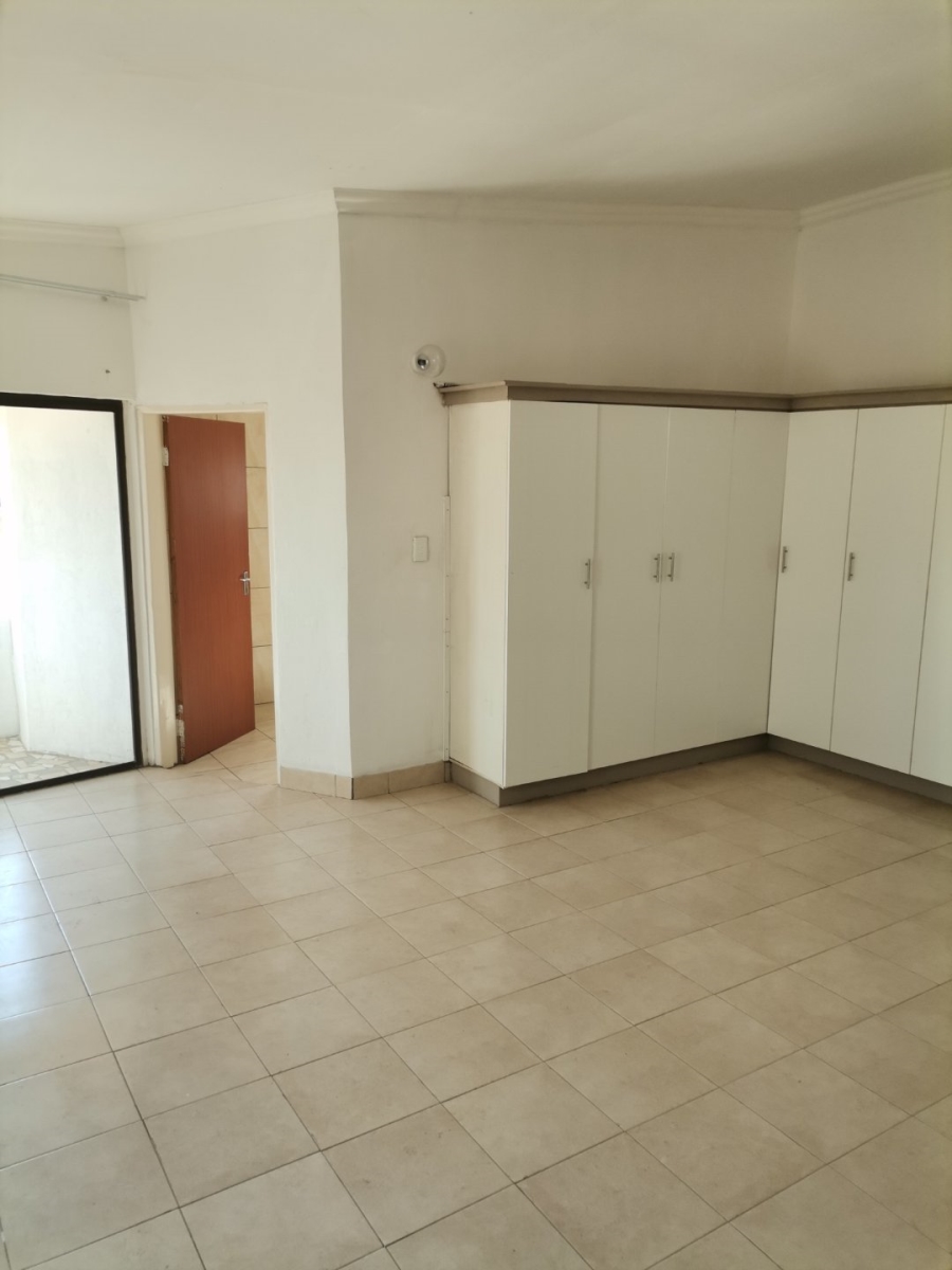 12 Bedroom Property for Sale in Aviary Hill KwaZulu-Natal