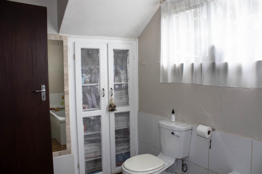 5 Bedroom Property for Sale in Port Edward KwaZulu-Natal