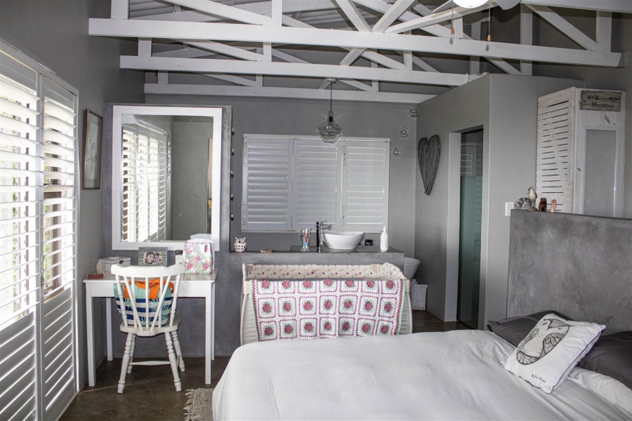 5 Bedroom Property for Sale in Port Edward KwaZulu-Natal
