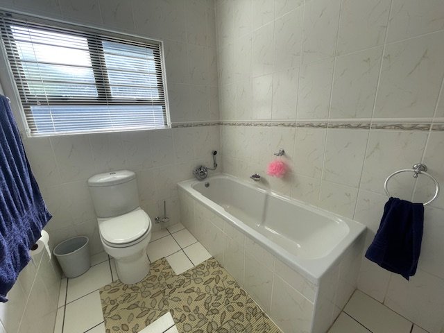 3 Bedroom Property for Sale in Uvongo KwaZulu-Natal