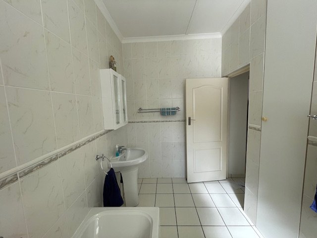 3 Bedroom Property for Sale in Uvongo KwaZulu-Natal