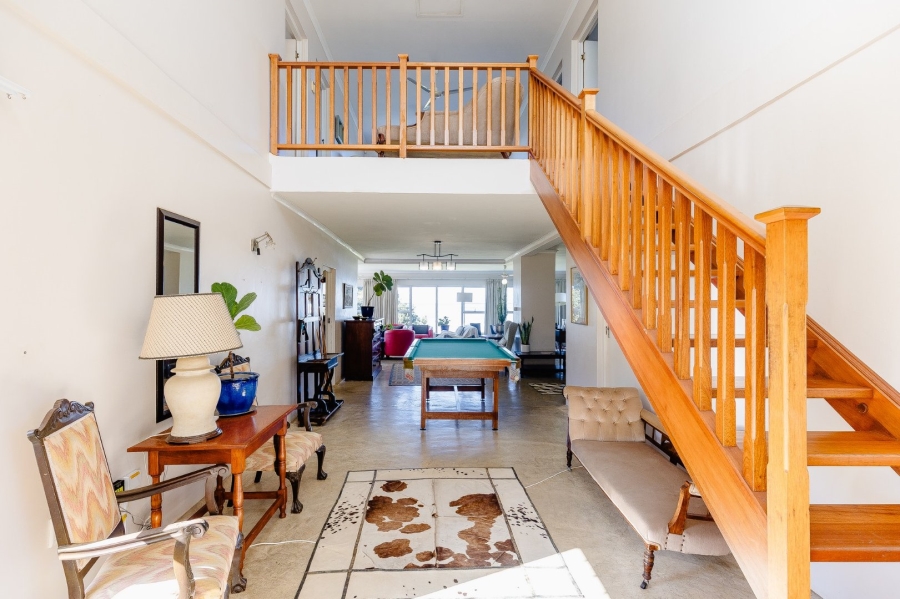 6 Bedroom Property for Sale in Umtentweni KwaZulu-Natal