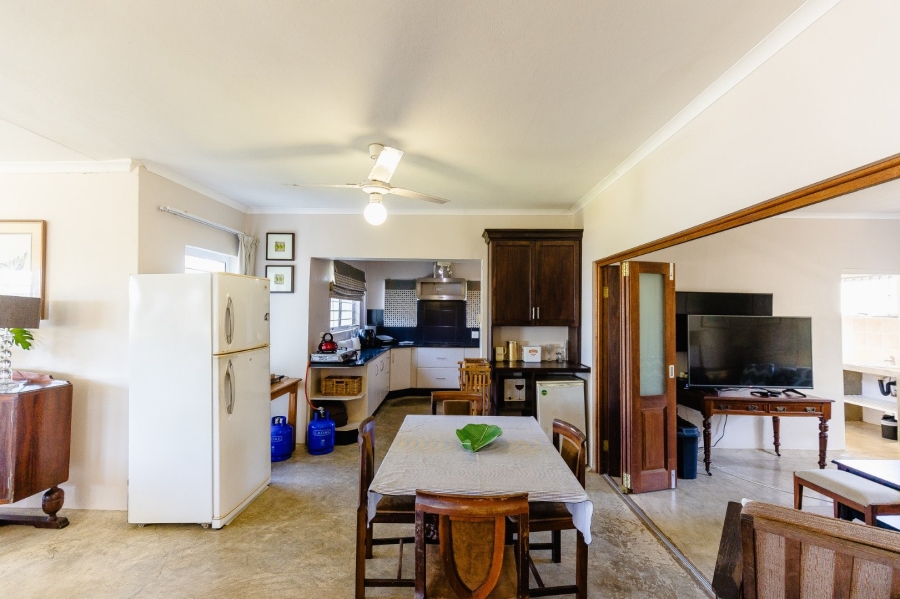 6 Bedroom Property for Sale in Umtentweni KwaZulu-Natal