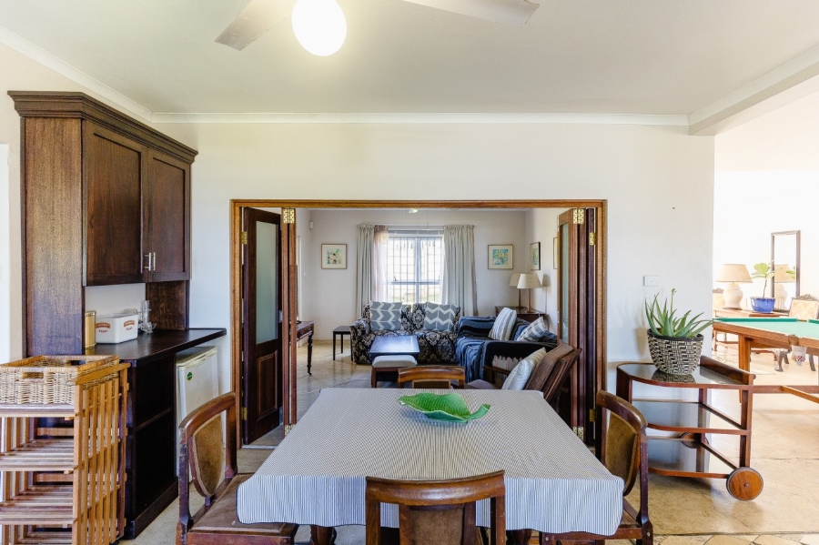 6 Bedroom Property for Sale in Umtentweni KwaZulu-Natal