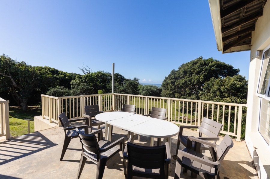 6 Bedroom Property for Sale in Umtentweni KwaZulu-Natal