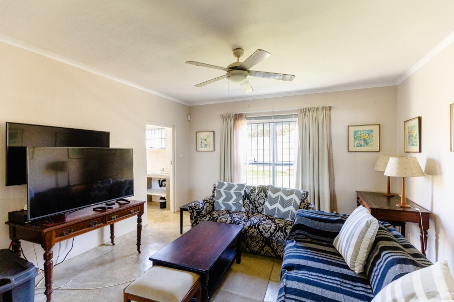 6 Bedroom Property for Sale in Umtentweni KwaZulu-Natal