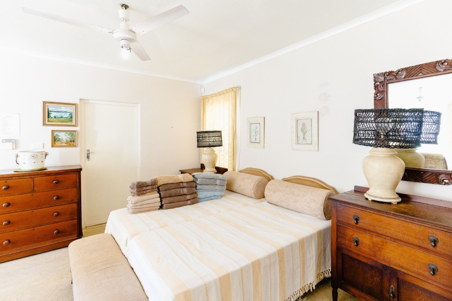6 Bedroom Property for Sale in Umtentweni KwaZulu-Natal