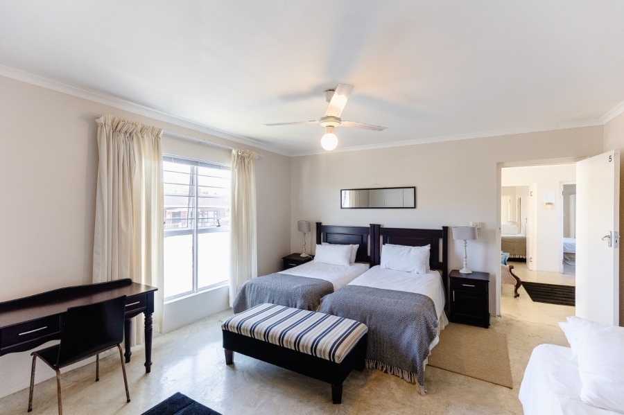 6 Bedroom Property for Sale in Umtentweni KwaZulu-Natal