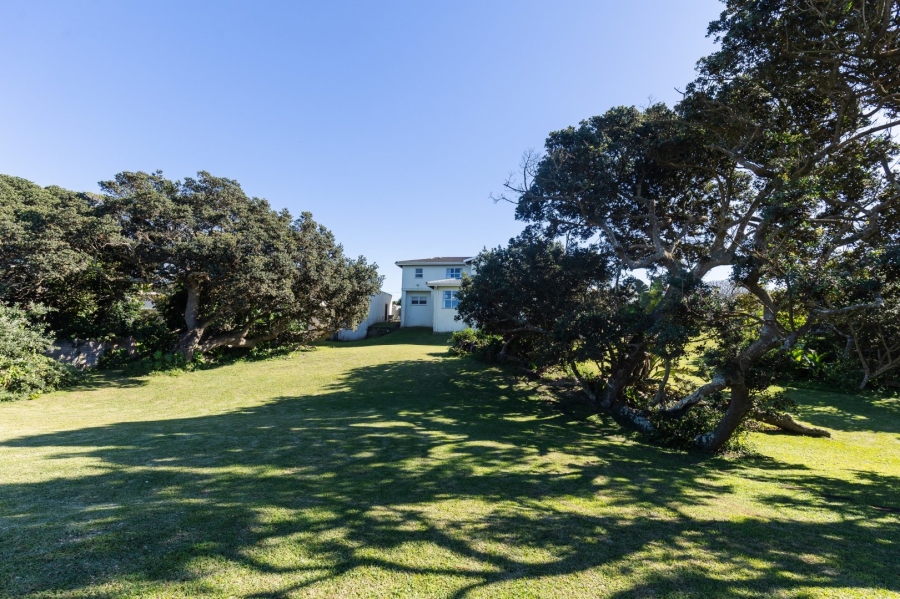 6 Bedroom Property for Sale in Umtentweni KwaZulu-Natal