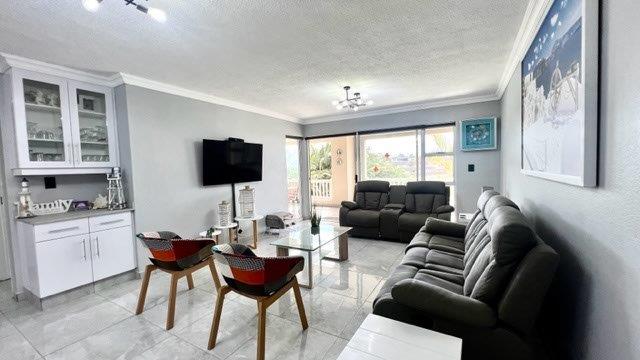 3 Bedroom Property for Sale in Uvongo KwaZulu-Natal