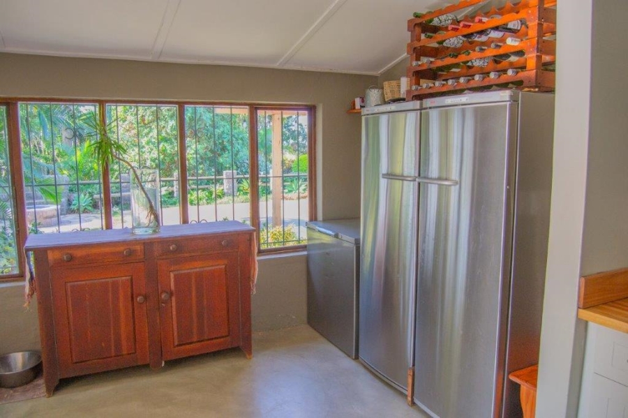 4 Bedroom Property for Sale in Umtentweni KwaZulu-Natal