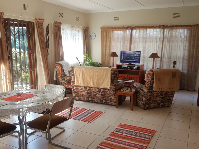 2 Bedroom Property for Sale in Uvongo KwaZulu-Natal