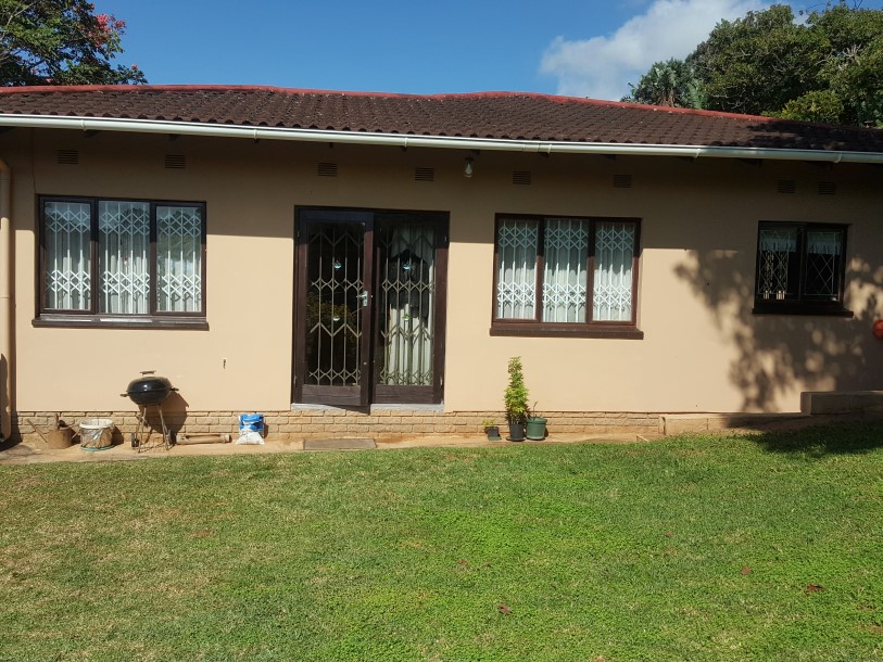 2 Bedroom Property for Sale in Uvongo KwaZulu-Natal