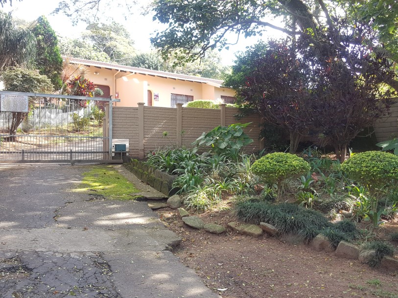 2 Bedroom Property for Sale in Uvongo KwaZulu-Natal