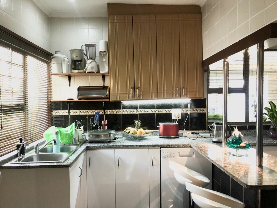 6 Bedroom Property for Sale in Sunwich Port KwaZulu-Natal