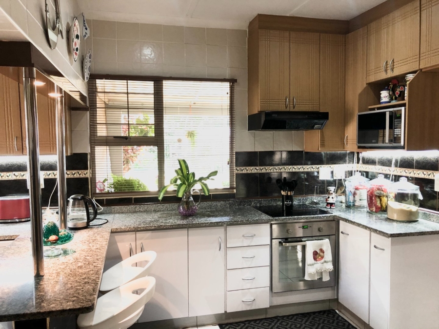 6 Bedroom Property for Sale in Sunwich Port KwaZulu-Natal