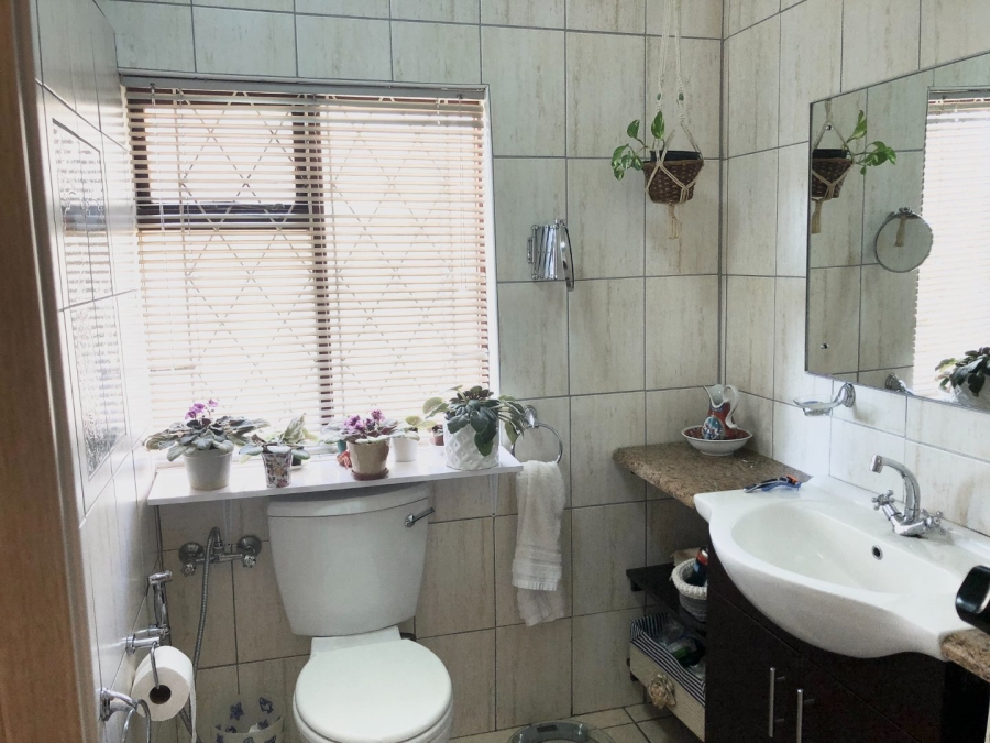 6 Bedroom Property for Sale in Sunwich Port KwaZulu-Natal