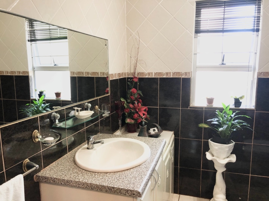 6 Bedroom Property for Sale in Sunwich Port KwaZulu-Natal