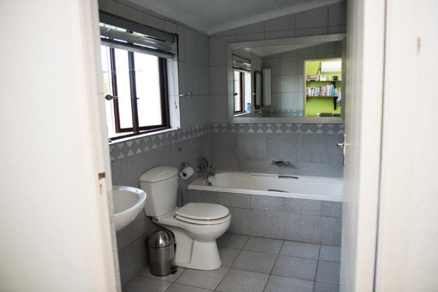4 Bedroom Property for Sale in Umtentweni KwaZulu-Natal