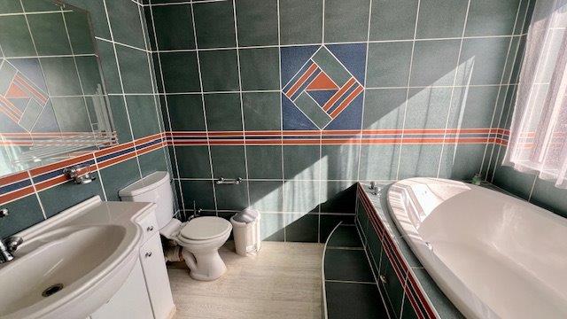 3 Bedroom Property for Sale in Uvongo KwaZulu-Natal
