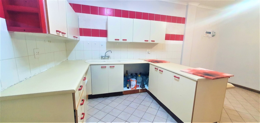 2 Bedroom Property for Sale in Umtentweni KwaZulu-Natal
