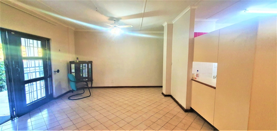 2 Bedroom Property for Sale in Umtentweni KwaZulu-Natal