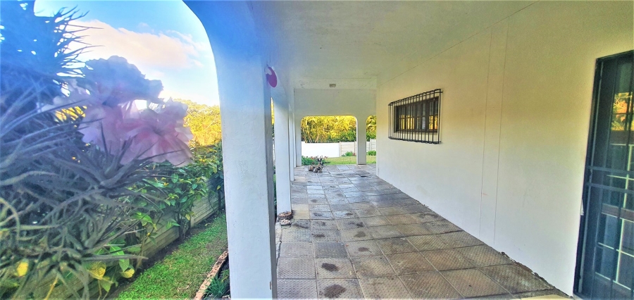2 Bedroom Property for Sale in Umtentweni KwaZulu-Natal