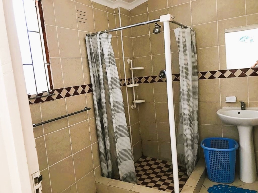 5 Bedroom Property for Sale in Sunwich Port KwaZulu-Natal