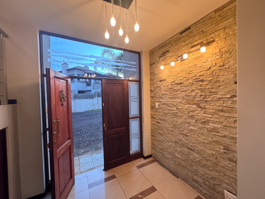 3 Bedroom Property for Sale in Schuinshoogte KwaZulu-Natal