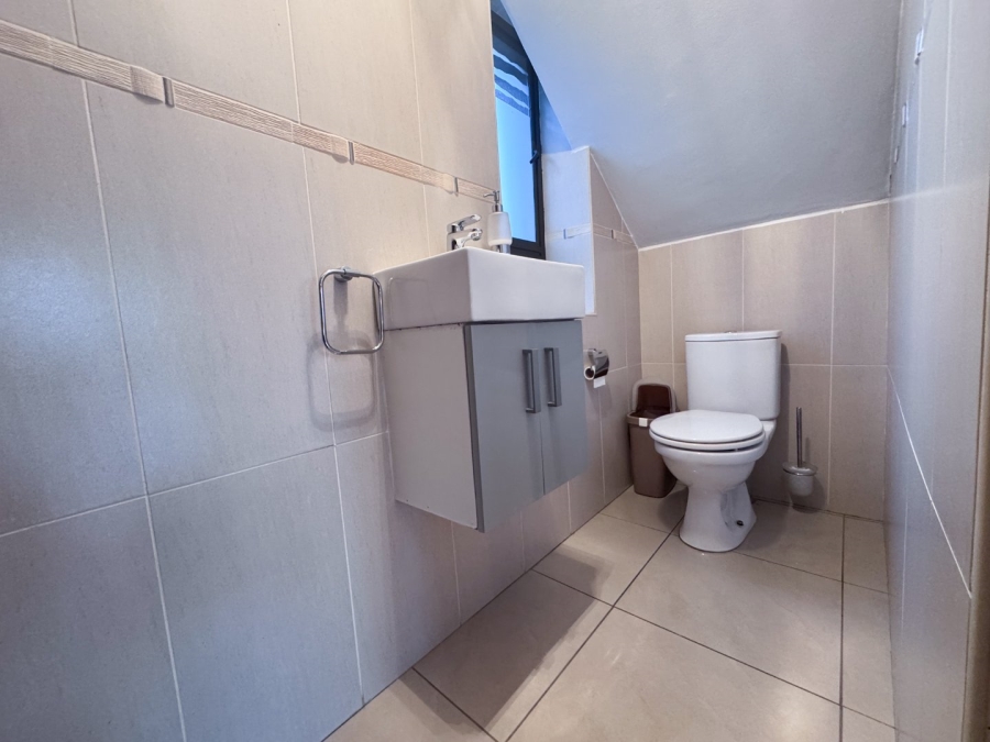3 Bedroom Property for Sale in Schuinshoogte KwaZulu-Natal