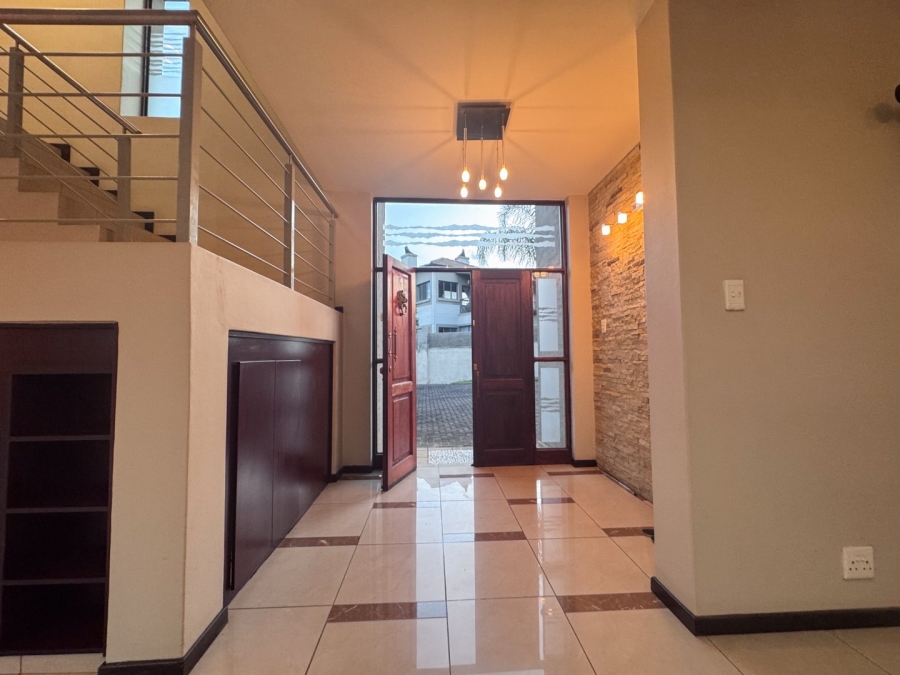 3 Bedroom Property for Sale in Schuinshoogte KwaZulu-Natal