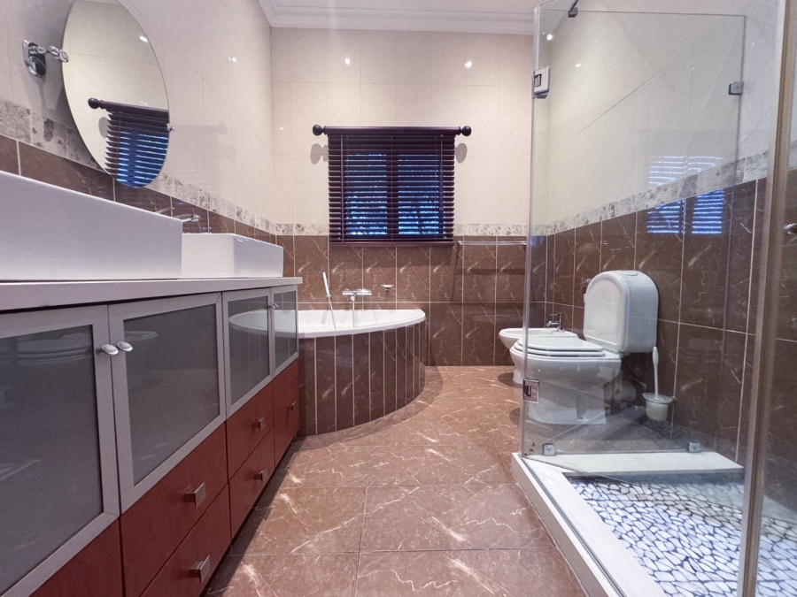 3 Bedroom Property for Sale in Schuinshoogte KwaZulu-Natal