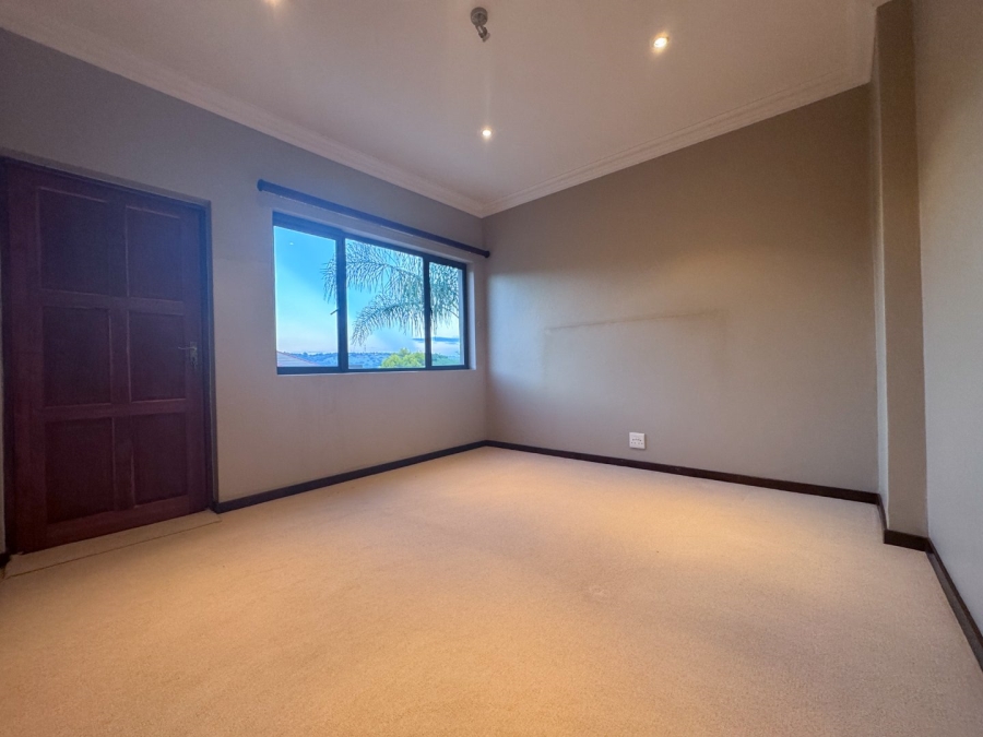 3 Bedroom Property for Sale in Schuinshoogte KwaZulu-Natal