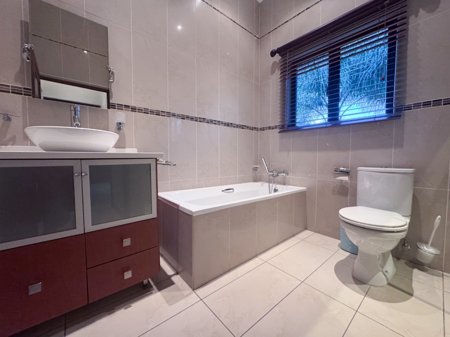 3 Bedroom Property for Sale in Schuinshoogte KwaZulu-Natal