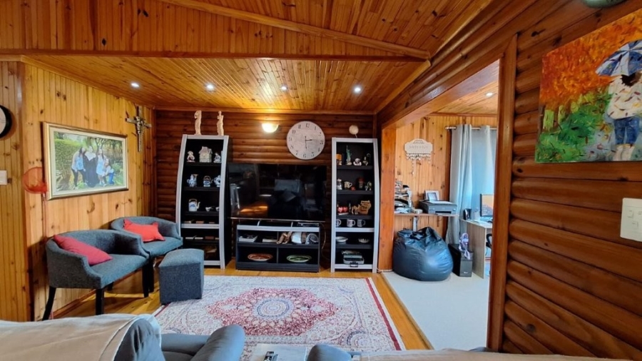 4 Bedroom Property for Sale in Southport KwaZulu-Natal