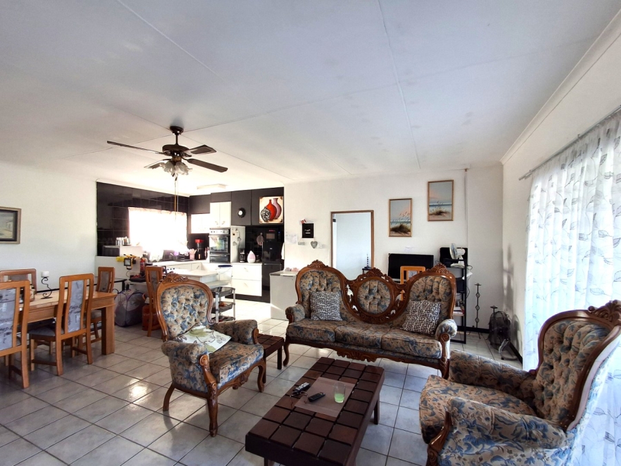 3 Bedroom Property for Sale in Port Edward KwaZulu-Natal