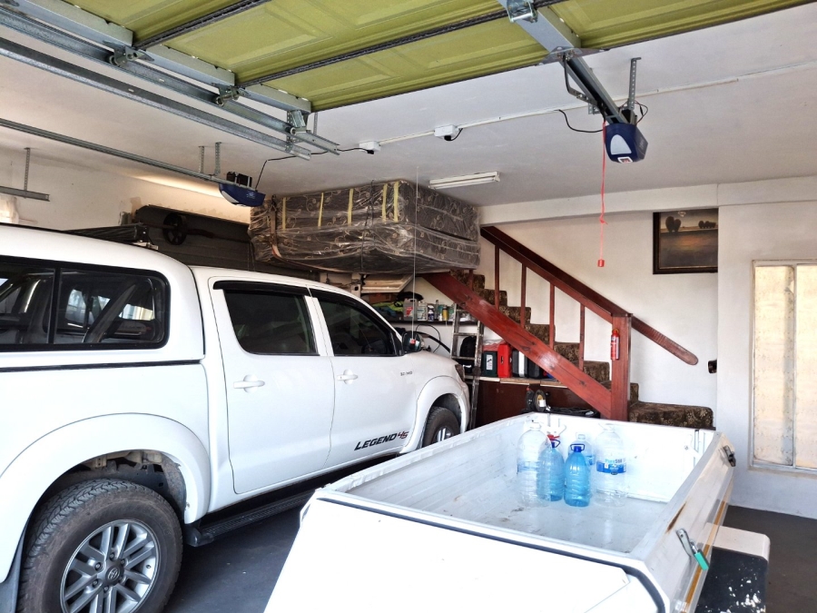 3 Bedroom Property for Sale in Port Edward KwaZulu-Natal