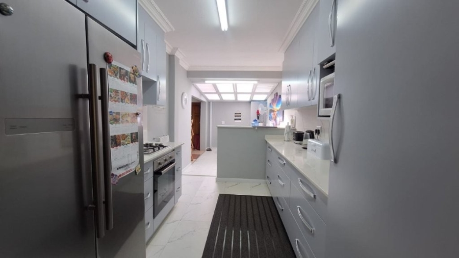 3 Bedroom Property for Sale in Southport KwaZulu-Natal