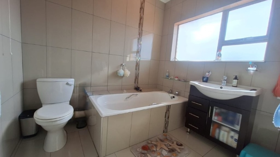 3 Bedroom Property for Sale in Southport KwaZulu-Natal