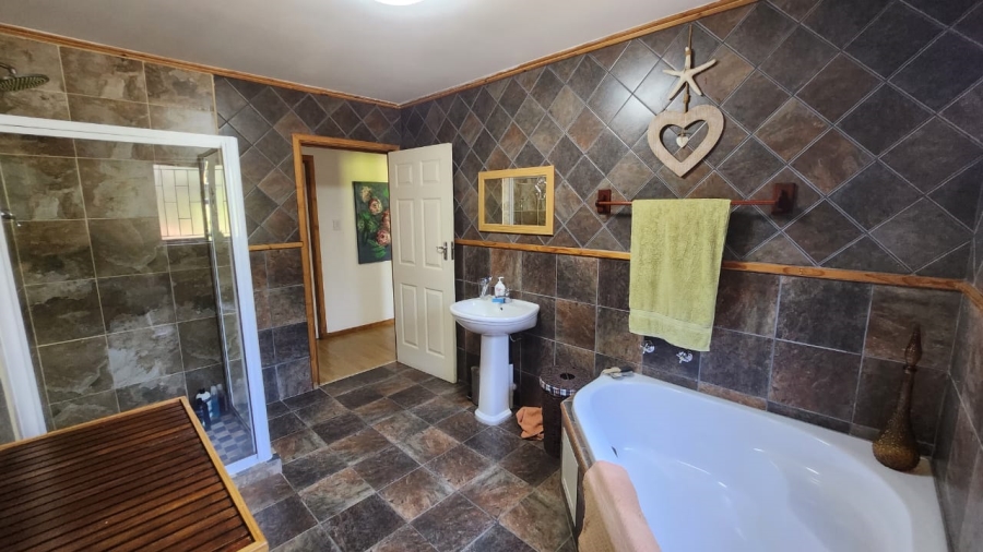 7 Bedroom Property for Sale in Southbroom KwaZulu-Natal