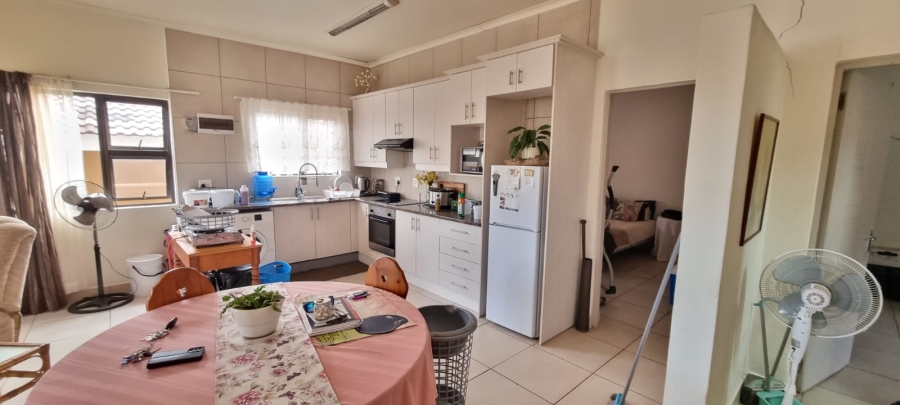 6 Bedroom Property for Sale in Margate KwaZulu-Natal