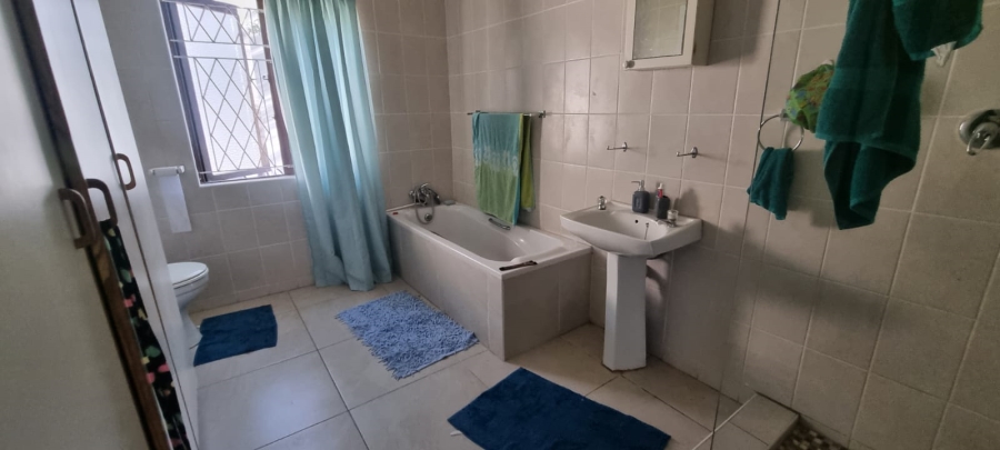 6 Bedroom Property for Sale in Margate KwaZulu-Natal