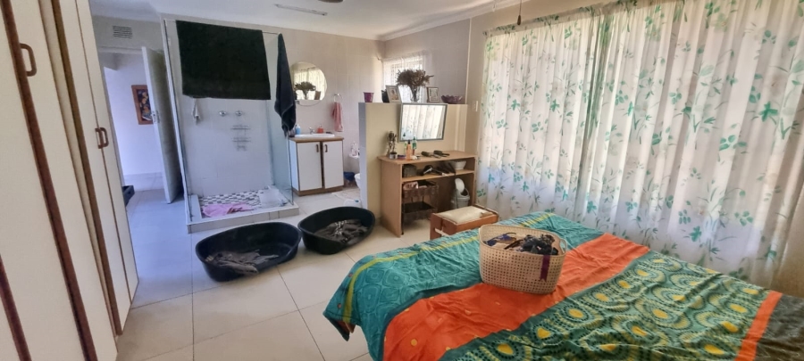 6 Bedroom Property for Sale in Margate KwaZulu-Natal