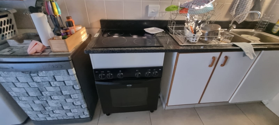 6 Bedroom Property for Sale in Margate KwaZulu-Natal