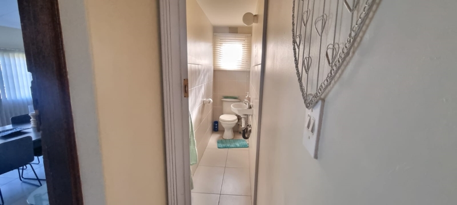6 Bedroom Property for Sale in Margate KwaZulu-Natal